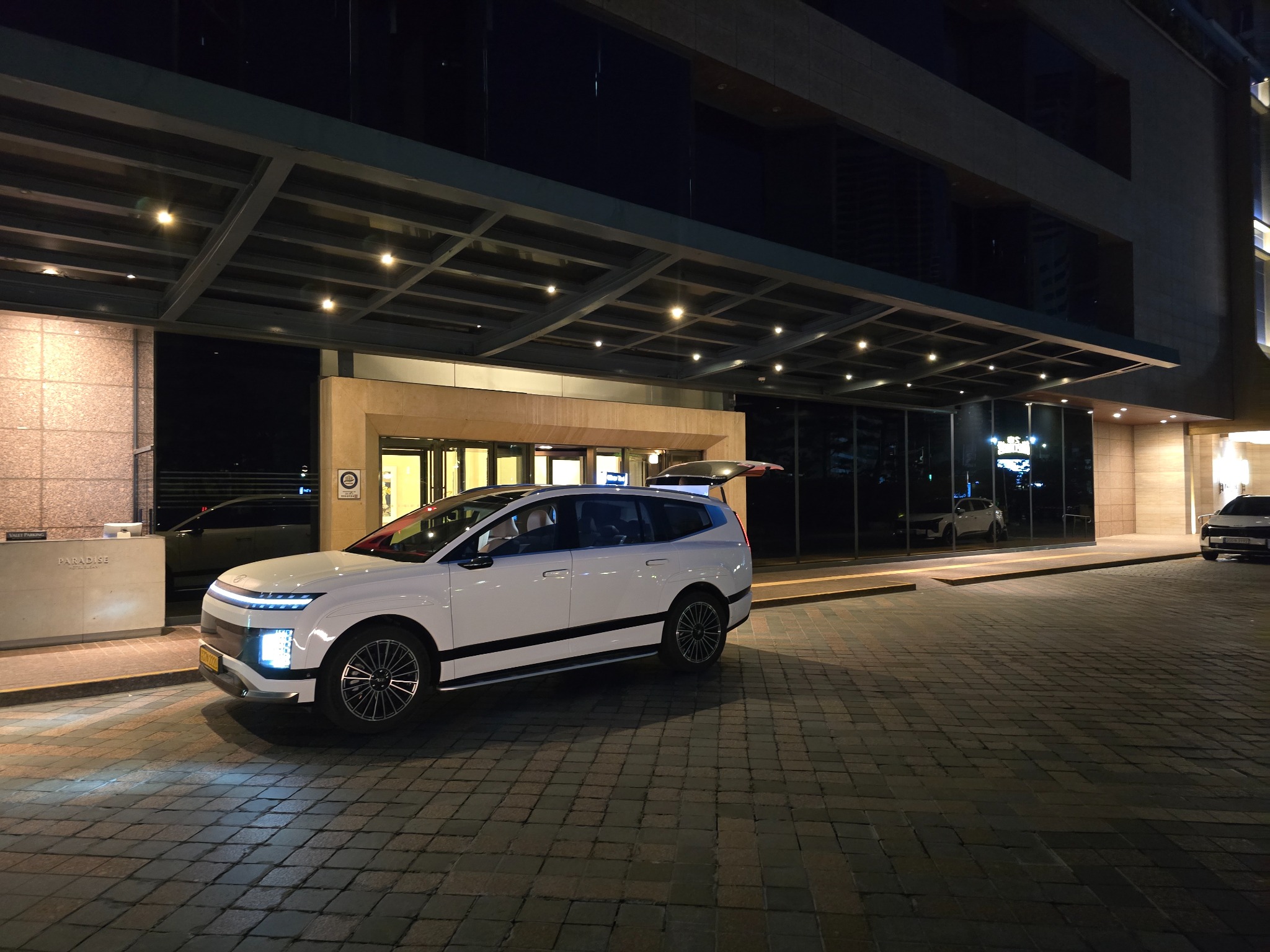 프리미엄 SUV exterior