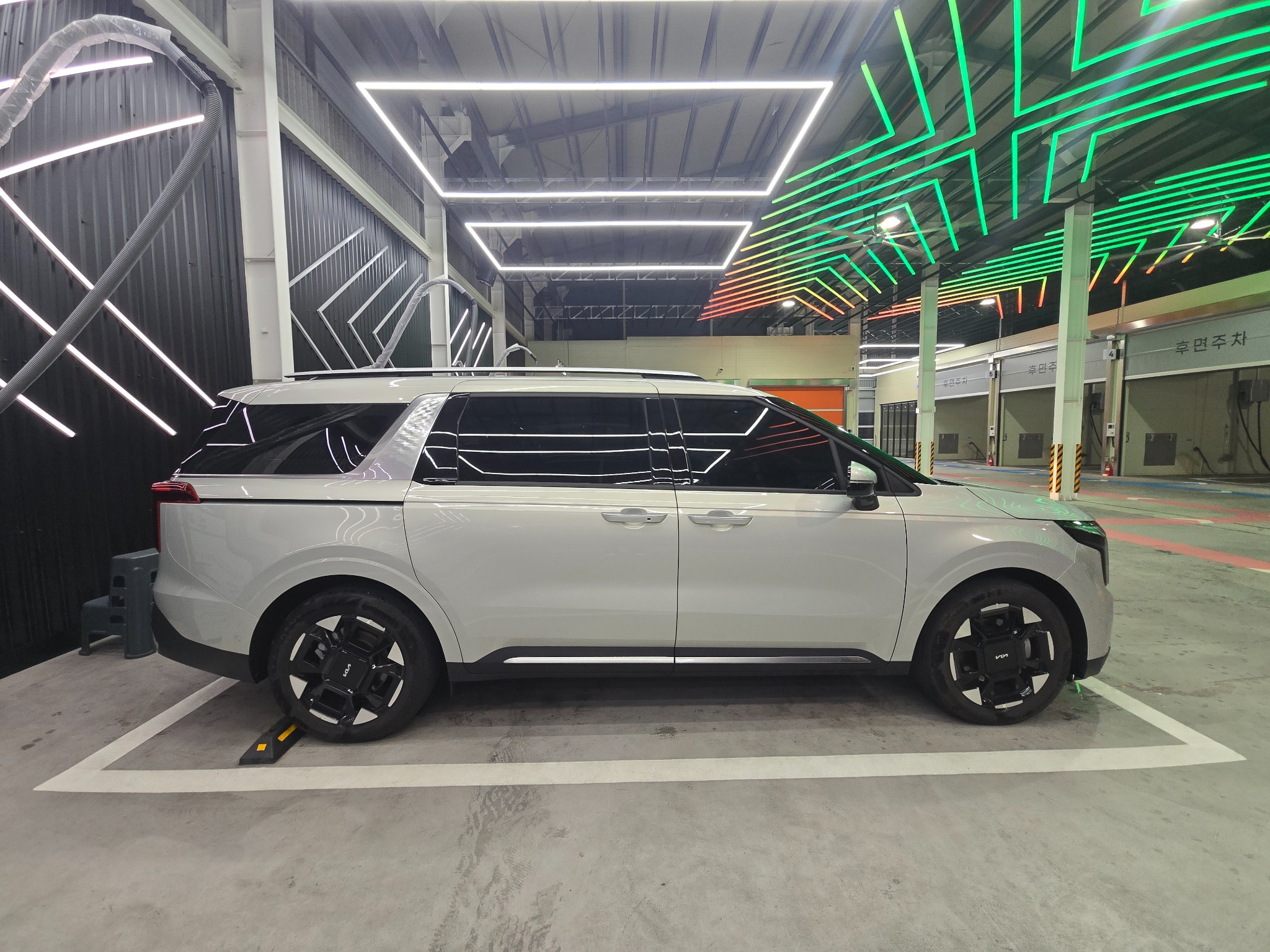 프리미엄 VAN exterior